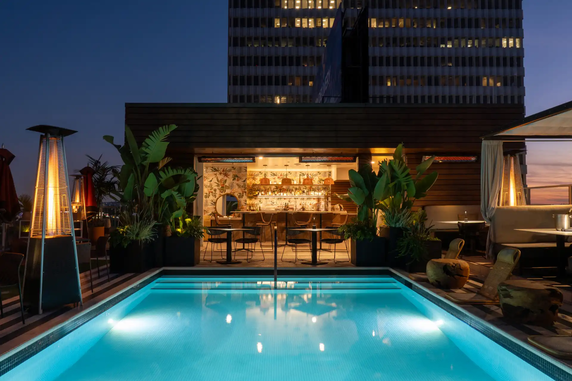 Videre Rooftop Restaurant & Bar gallery 2